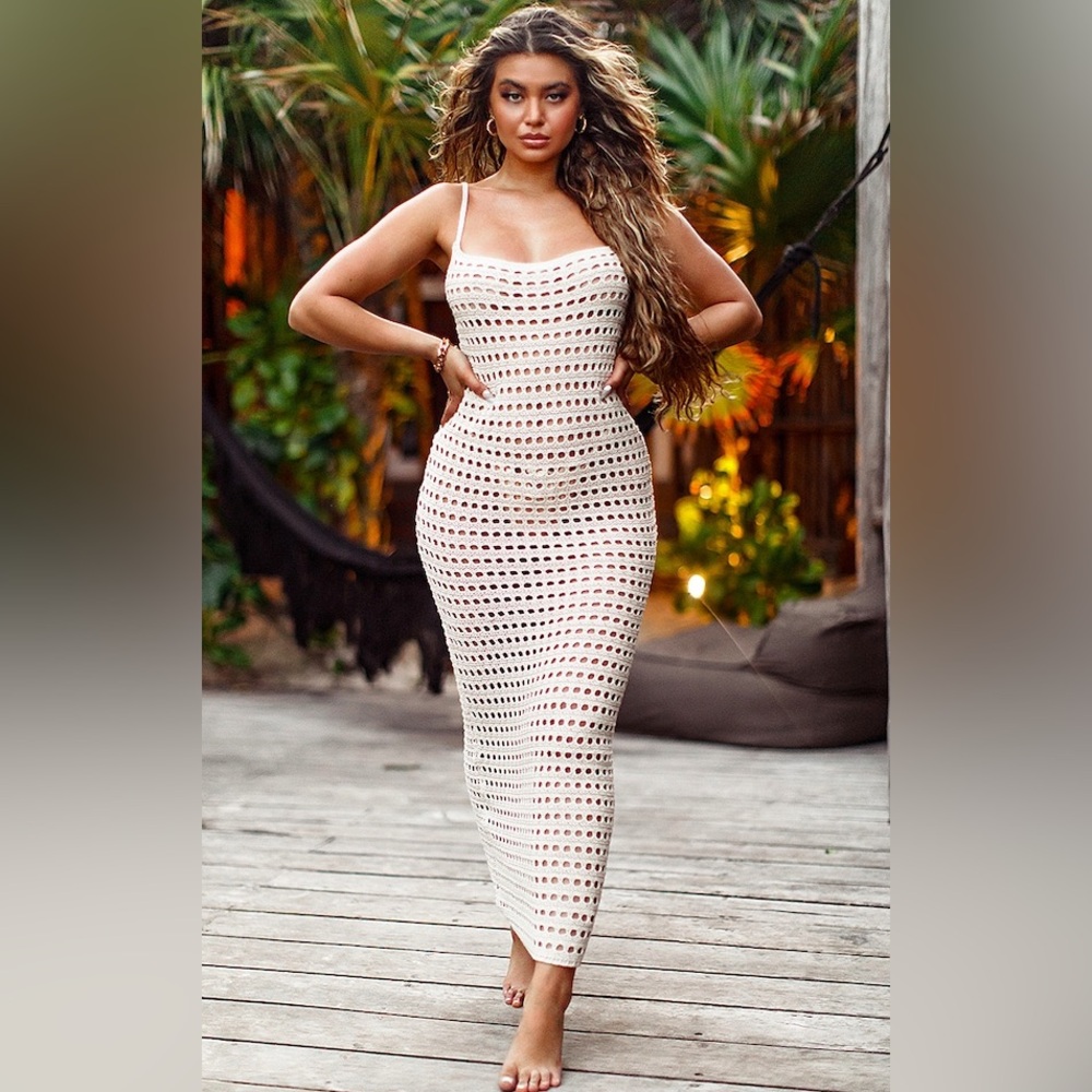 PrettyLittleThing Cream Maxi Dress